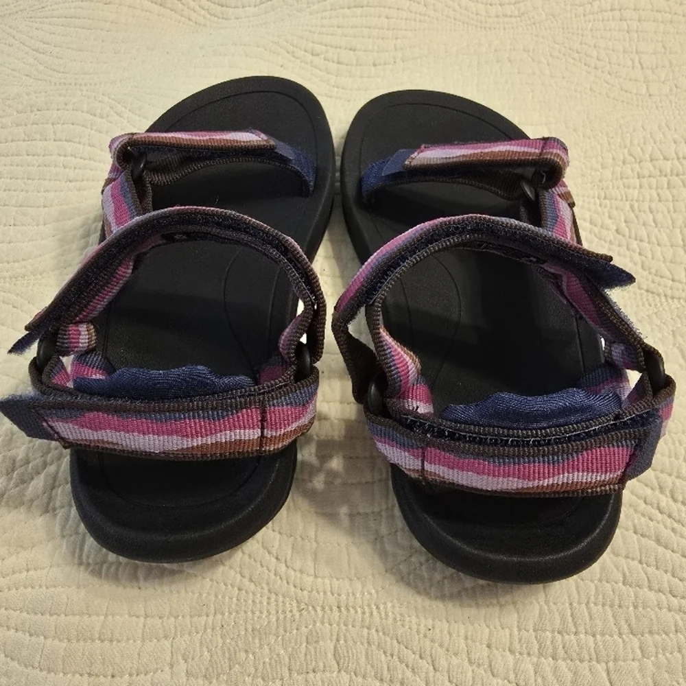 NWT TEVA Kids Hurricane XLT 2 Sandals